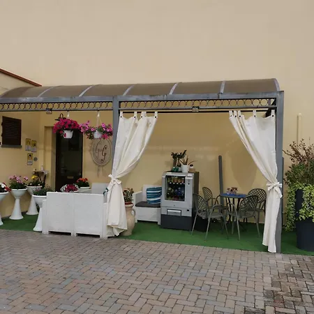 La Locanda Di Giada E Giorgia Hotel Pisa Exterior photo